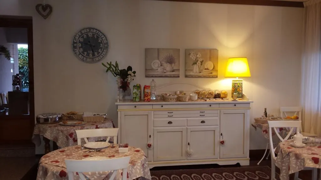 *** לינה וארוחת בוקר סונה B&B Villa Bianca איטליה