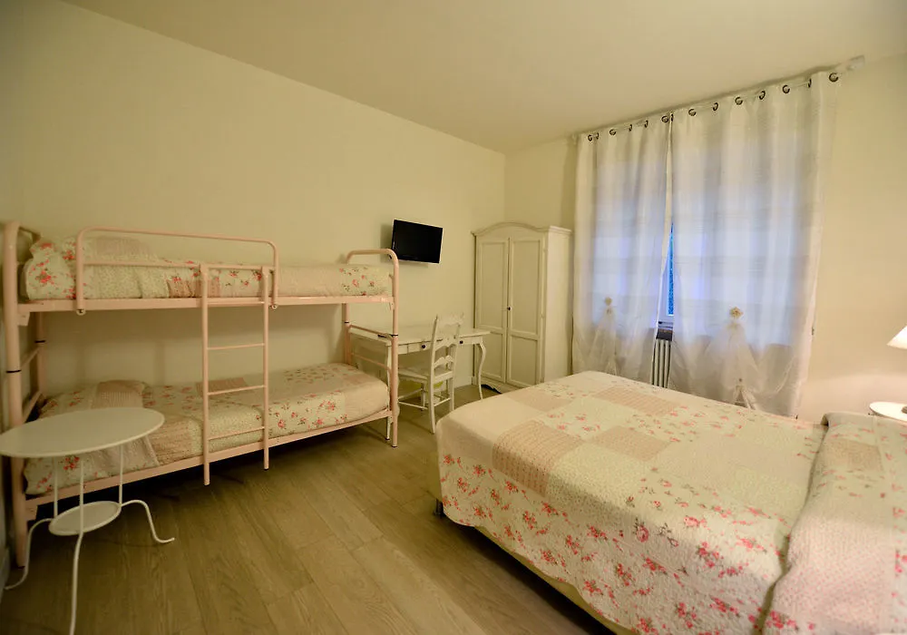 סונה B&B Villa Bianca 3*,  איטליה